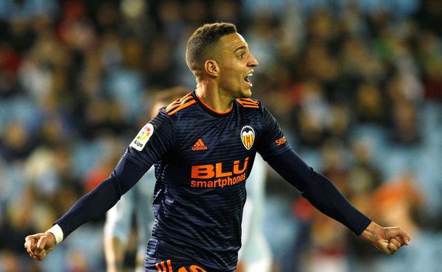 开云体育注册平台转会期瓦伦西亚调整名单以备英超,调整名单环节打磨,更衣室稳定,轮换策略成焦点的简单介绍