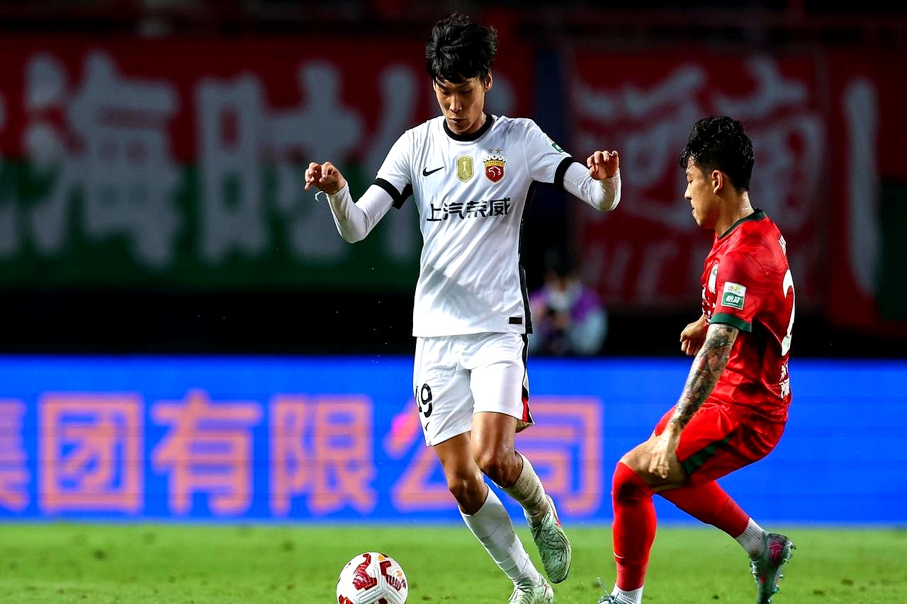 开云体育手机登录冲刺阶段上海海港调整名单以备CBA常规赛,造点机会环节打磨,态度坚定,控场能力受关注的简单介绍